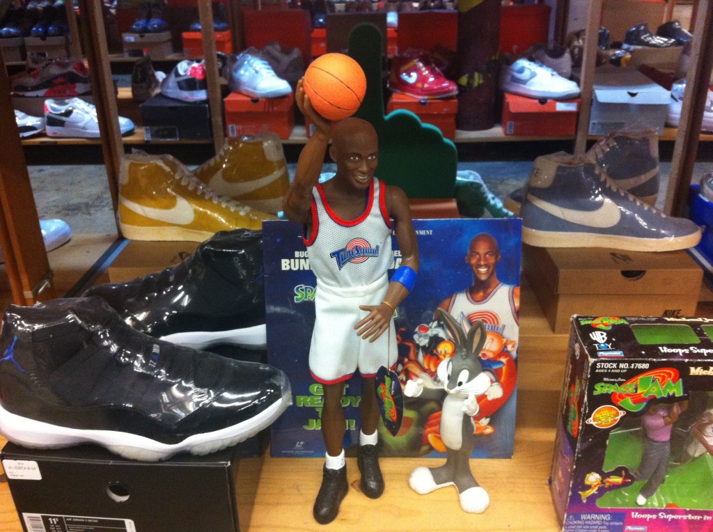 Shoezeum10 Shoezeum10 1024x764 Basketball Jones, I Got a Basketball Jones...